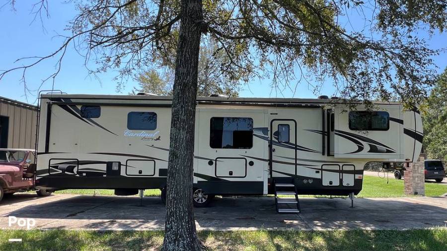 2020 Forest River Cardinal 370FLX, $ 61,500