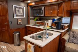 2017 Winnebago Journey 40J, $ 145,000