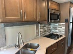 2022 Thor Motor Coach Miramar 37.1, $ 122,000