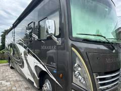 2022 Thor Motor Coach Miramar 37.1, $ 122,000