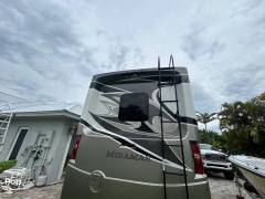 2022 Thor Motor Coach Miramar 37.1, $ 122,000