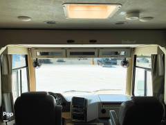 2022 Thor Motor Coach Hurricane 29M, $ 109,250