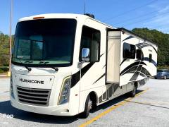 2022 Thor Motor Coach Hurricane 29M, $ 109,250