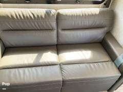 2022 Thor Motor Coach Hurricane 29M, $ 109,250