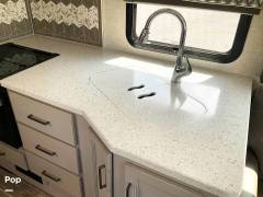 2022 Thor Motor Coach Hurricane 29M, $ 109,250