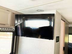 2022 Thor Motor Coach Hurricane 29M, $ 109,250