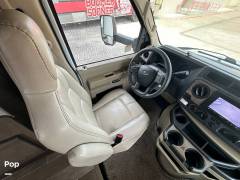 2022 Thor Motor Coach Chateau 28Z, $ 59,900