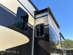 2015 Newmar Dutch Star 4018, $ 274,500