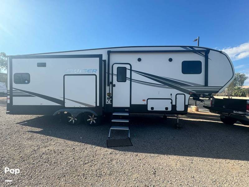 2021 CrossRoads Cruiser Aire 28RD, $ 33,000