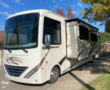 2019 Thor Motor Coach Hurricane 35M, $ 94,000