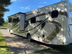 2019 Thor Motor Coach Hurricane 35M, $ 94,000
