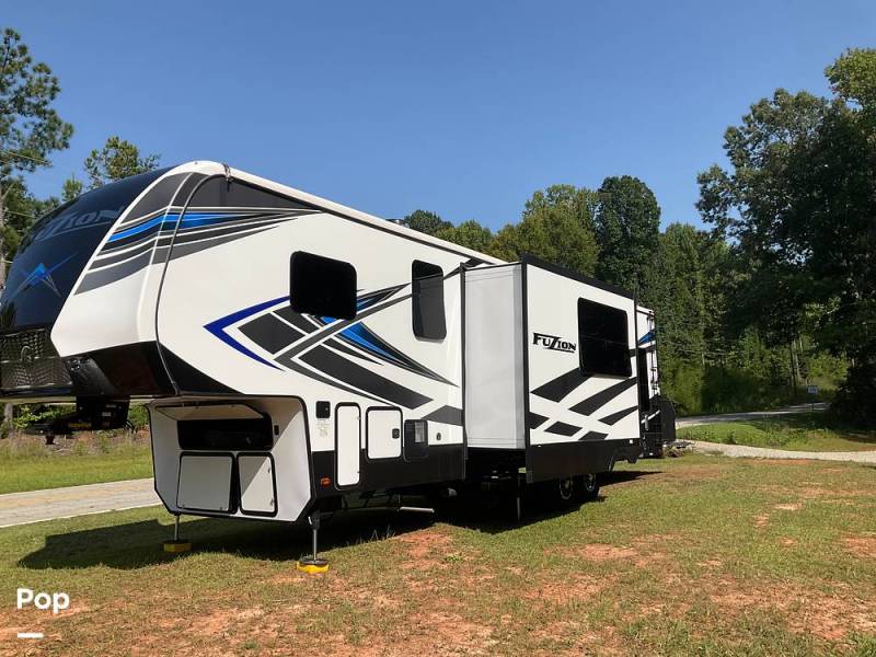 2021 Keystone Fuzion 369, $ 69,000
