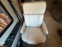 2015 Holiday Rambler Ambassador 38DBT, $ 100,000