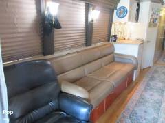 1999 Prevost Mirage Entertainer 45XL, $ 100,000