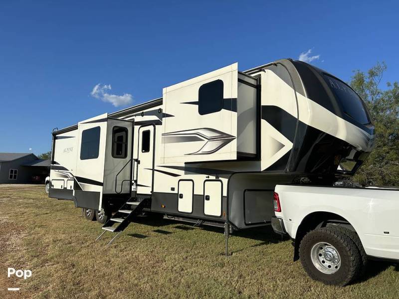 2022 Keystone Alpine 3790FK, $ 82,900