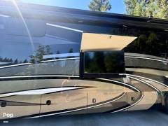 2022 Thor Motor Coach Venetian B42, $ 285,000