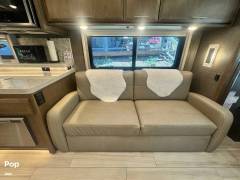 2022 Thor Motor Coach Venetian B42, $ 285,000