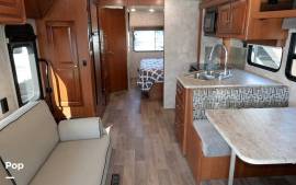 2019 Winnebago Vista 27PE, $ 65,000