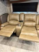 2015 Fleetwood Expedition 38K, $ 115,999