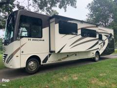 2019 Thor Motor Coach Hurricane 35M, $ 50,000