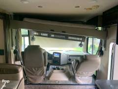 2019 Thor Motor Coach Hurricane 35M, $ 50,000