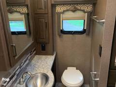 2019 Thor Motor Coach Hurricane 35M, $ 50,000