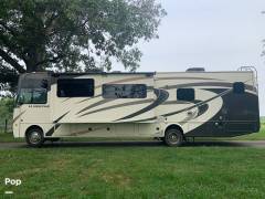 2019 Thor Motor Coach Hurricane 35M, $ 50,000