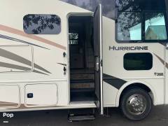 2019 Thor Motor Coach Hurricane 35M, $ 50,000