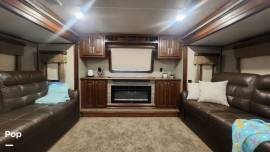 2019 Keystone Alpine 3701FL, $ 59,900