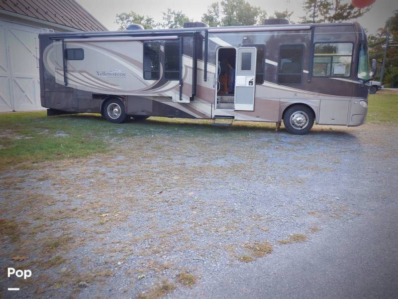 2008 Gulf Stream Yellowstone 8390, $ 52,499