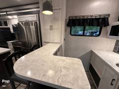 2022 CrossRoads Hampton 374BAR, $ 59,000