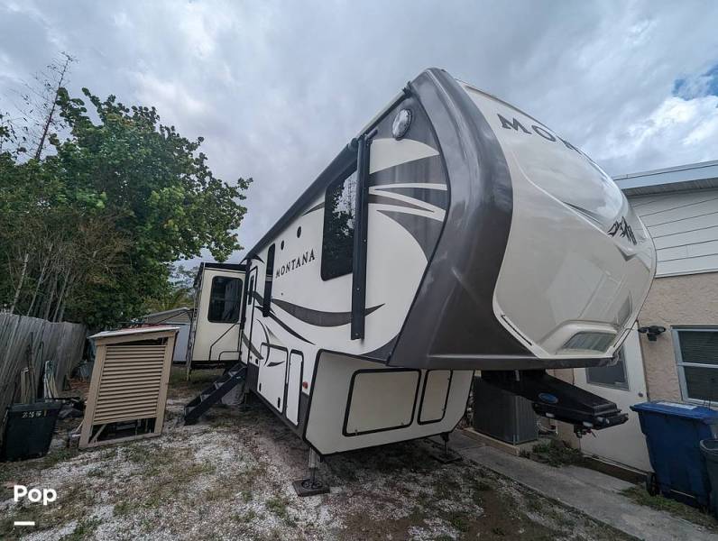 2018 Keystone Montana 3660RL Legacy Edition, $ 39,900