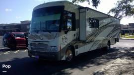 2013 Winnebago Adventurer 37F, $ 67,000
