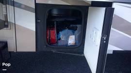 2013 Winnebago Adventurer 37F, $ 67,000