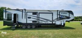 2021 Keystone Fuzion 424 Toy Hauler, $ 70,999
