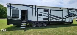 2021 Keystone Fuzion 424 Toy Hauler, $ 70,999