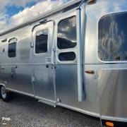 2018 Airstream Classic 30RB - Twin, $ 95,000
