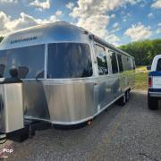 2018 Airstream Classic 30RB - Twin, $ 95,000