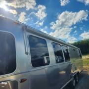2018 Airstream Classic 30RB - Twin, $ 95,000