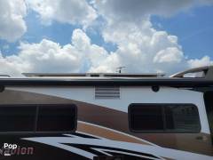 2017 Winnebago Navion 24J, $ 65,900
