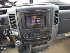 2017 Winnebago Navion 24J, $ 65,900