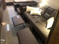 2018 Airstream Classic 33FB, $ 119,900