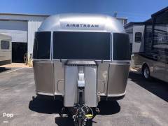 2018 Airstream Classic 33FB, $ 119,900