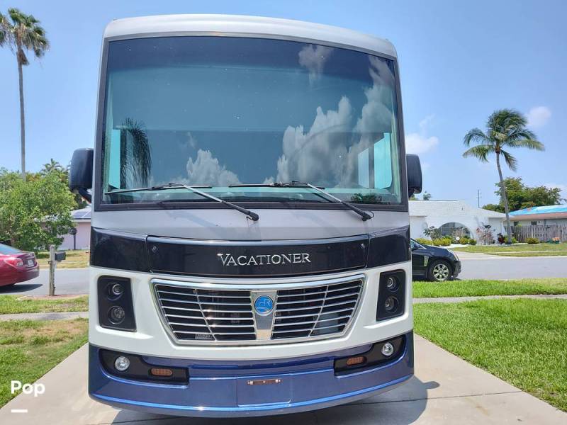 2019 Holiday Rambler Vacationer 35K, $ 85,000