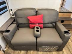 2024 Cherokee Arctic Wolf 287BH, $ 46,000