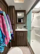 2019 Keystone Avalanche 365MB, $ 52,000