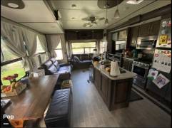 2019 Keystone Avalanche 365MB, $ 52,000