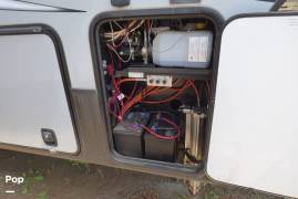 2019 Keystone Avalanche 365MB, $ 52,000