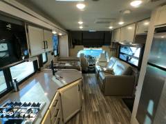 2023 Thor Motor Coach Four Winds 31W, $ 134,000