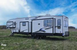 2024 Cherokee Arctic Wolf 3660SUITE, $ 56,700